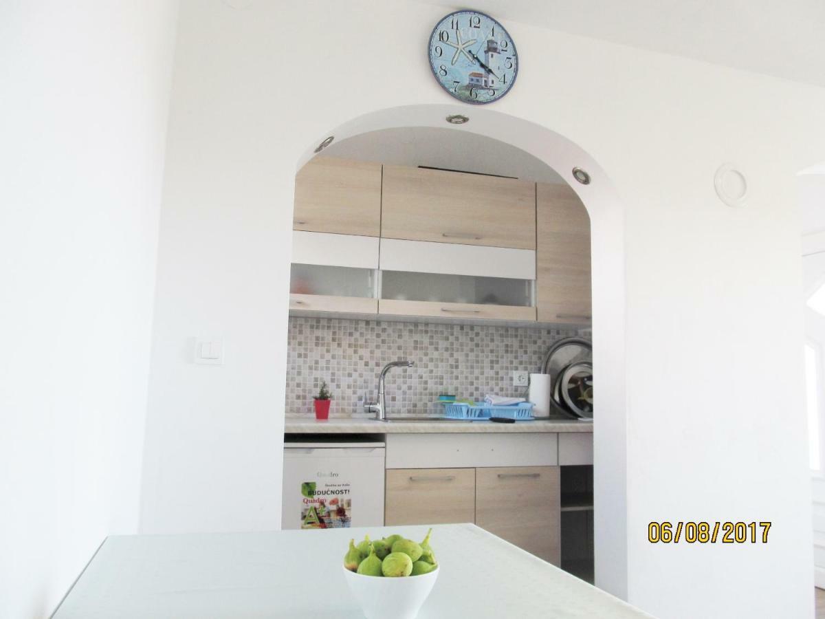 Apartmani Mala Sirena Maslenica Exterior photo